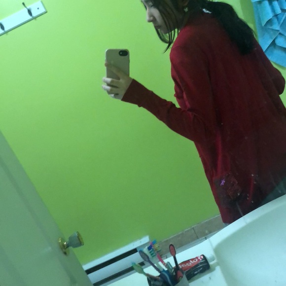 A red vests - Picture 4 of 4